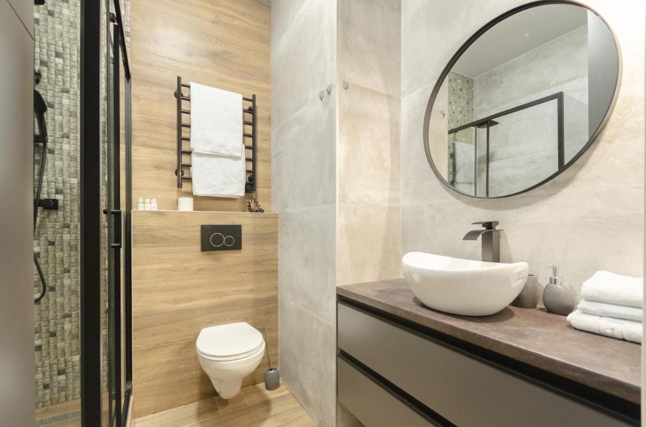 Petrovdom 12-131B Apartments In Rc "Yaroslaviv Grad"Bulvarno Kudriavska 17B Kiev Dış mekan fotoğraf